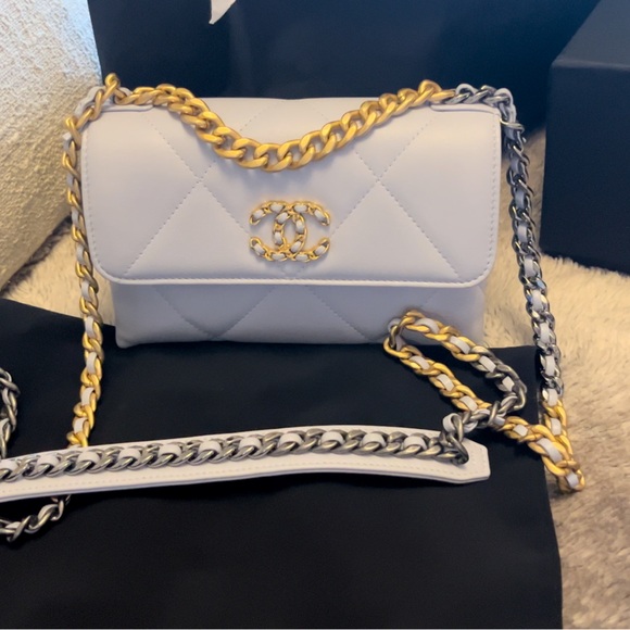 Authentic Chanel 19 clutch - Picture 2 of 6